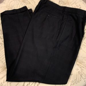 Roundtree & Yorke Smart Travel Slacks